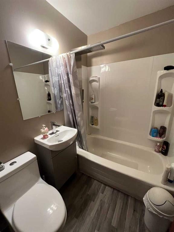 5127 52 Street, Mannville, AB - Indoor Photo Showing Bathroom