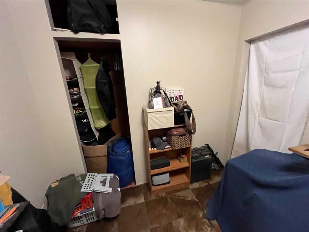 5127 52 Street, Mannville, AB - Indoor