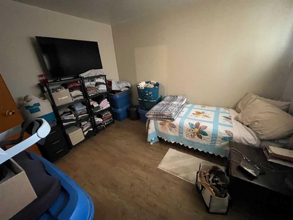 5127 52 Street, Mannville, AB - Indoor Photo Showing Bedroom