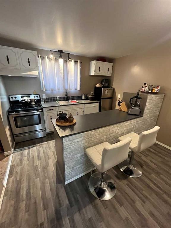 5127 52 Street, Mannville, AB - Indoor