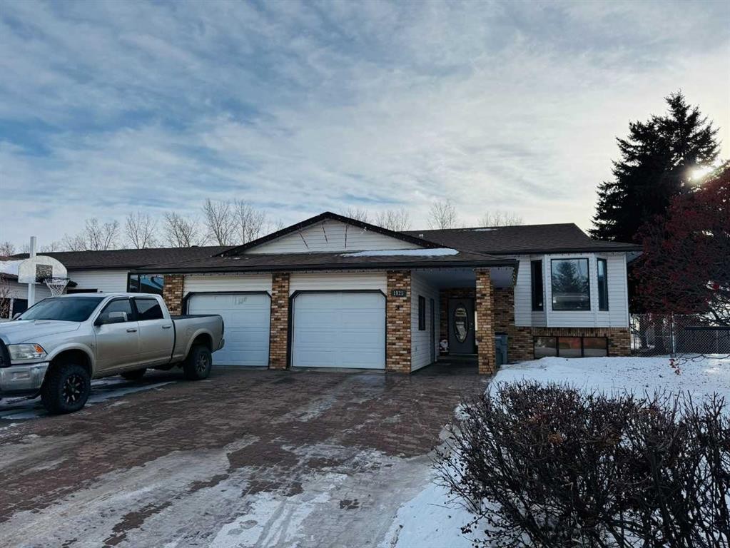 1925 5 Avenue, Wainwright, AB - Outdoor With Facade