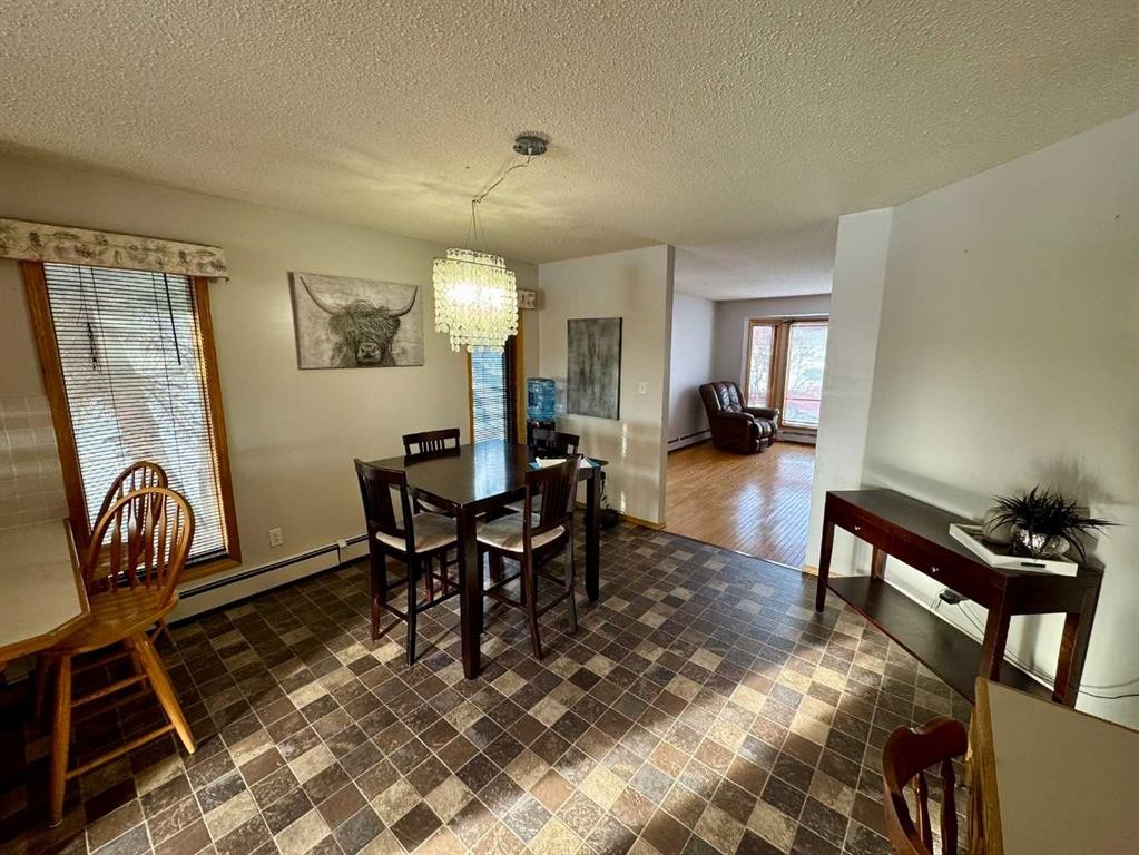 1925 5 Avenue, Wainwright, AB - Indoor Photo Showing Dining Room
