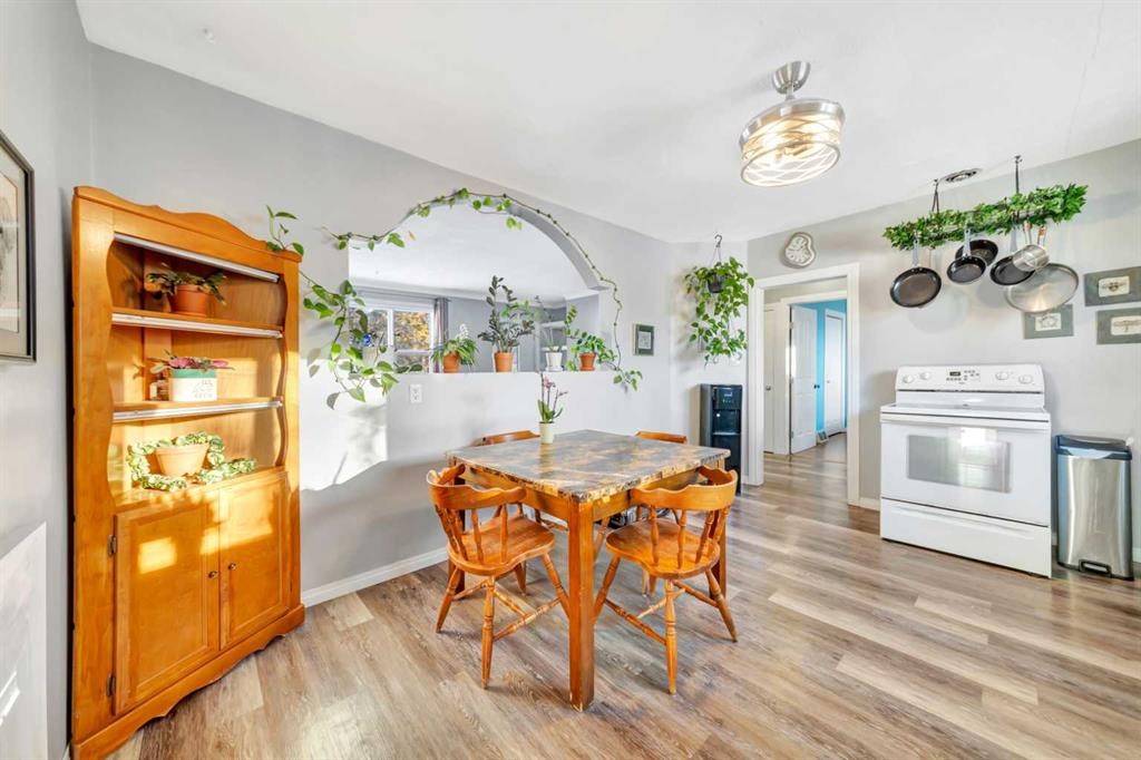230 2 Avenue, St. Walburg, SK - Indoor Photo Showing Dining Room