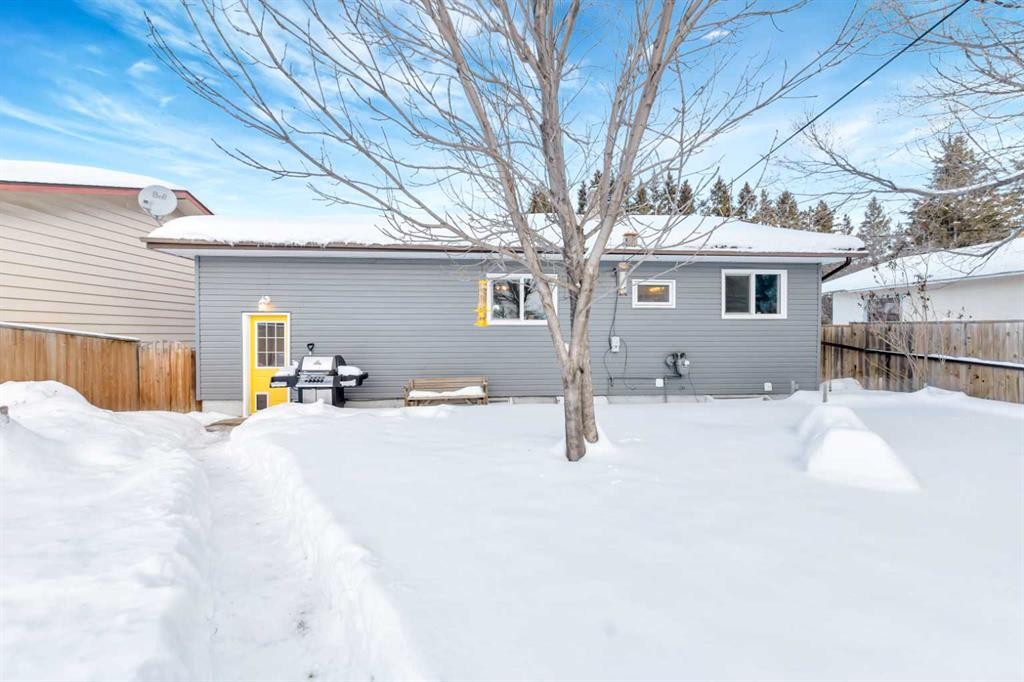 230 2 Avenue, St. Walburg, SK - Outdoor