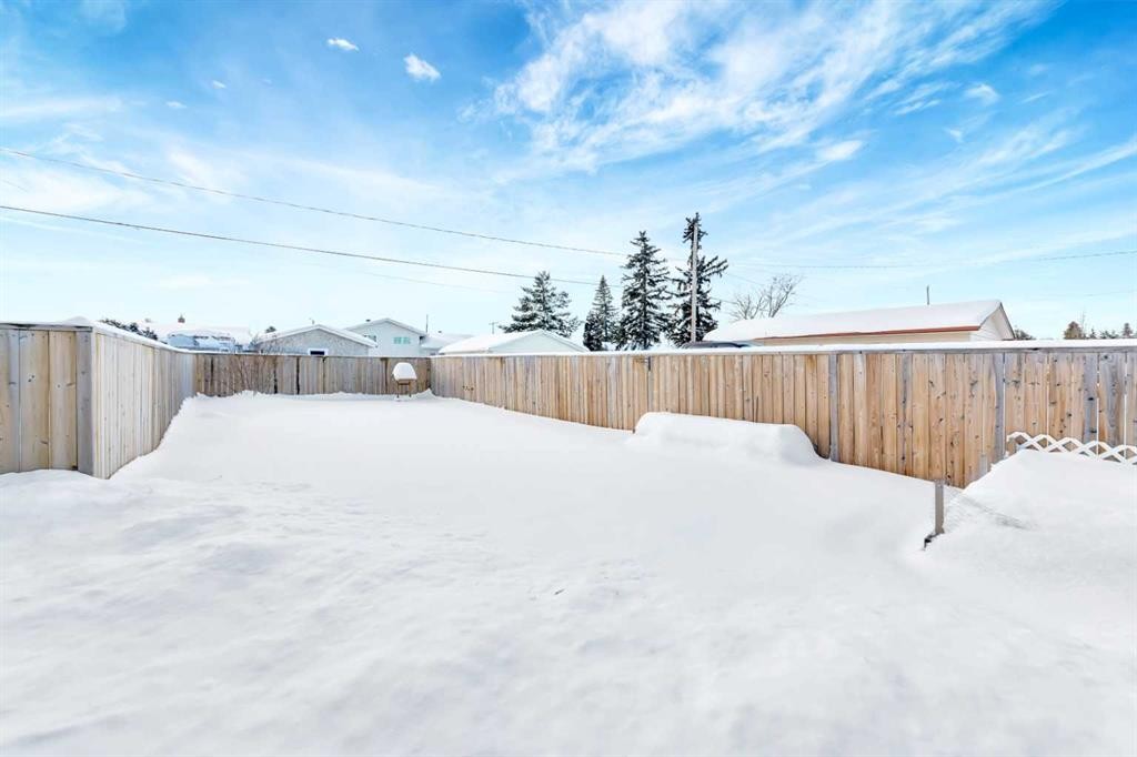 230 2 Avenue, St. Walburg, SK - Outdoor