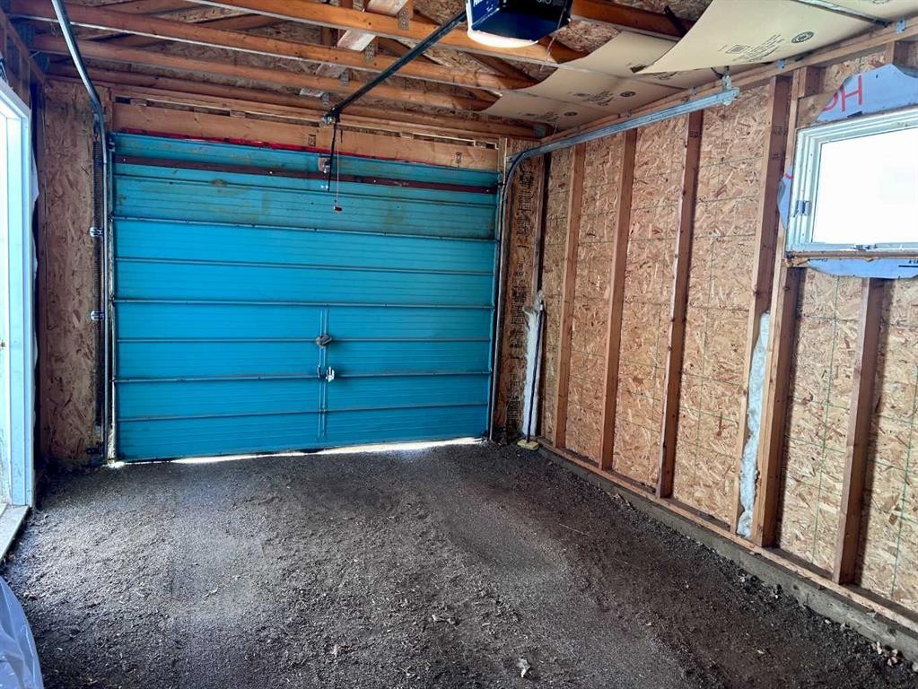 4928 50 Avenue, Minburn, AB - Indoor Photo Showing Garage