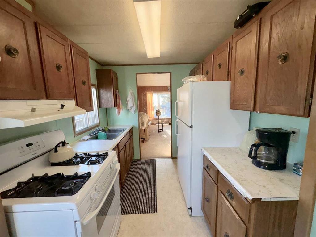 4928 50 Avenue, Minburn, AB - Indoor Photo Showing Kitchen With Double Sink
