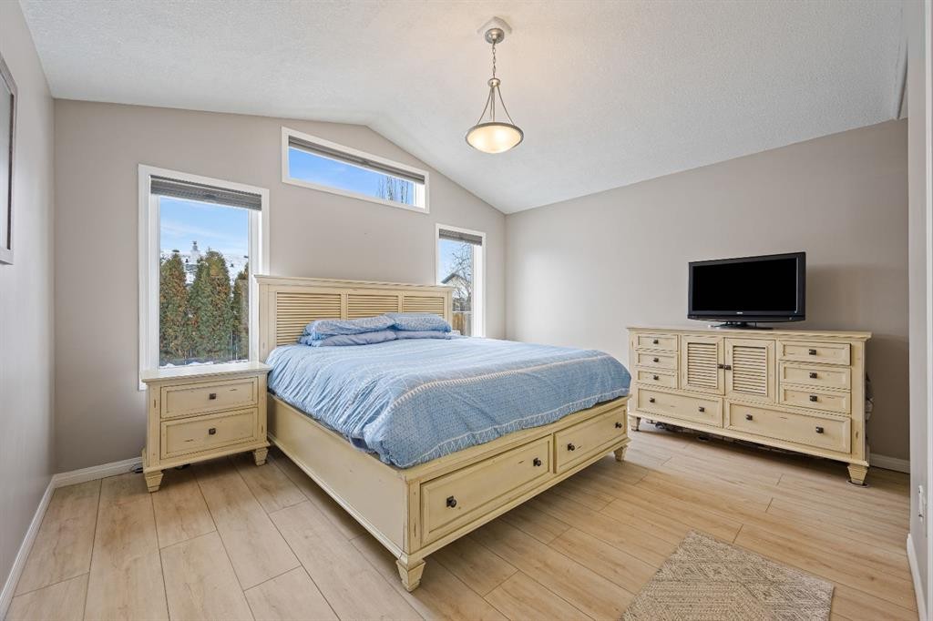 3904 63 Avenue, Lloydminster, AB - Indoor Photo Showing Bedroom