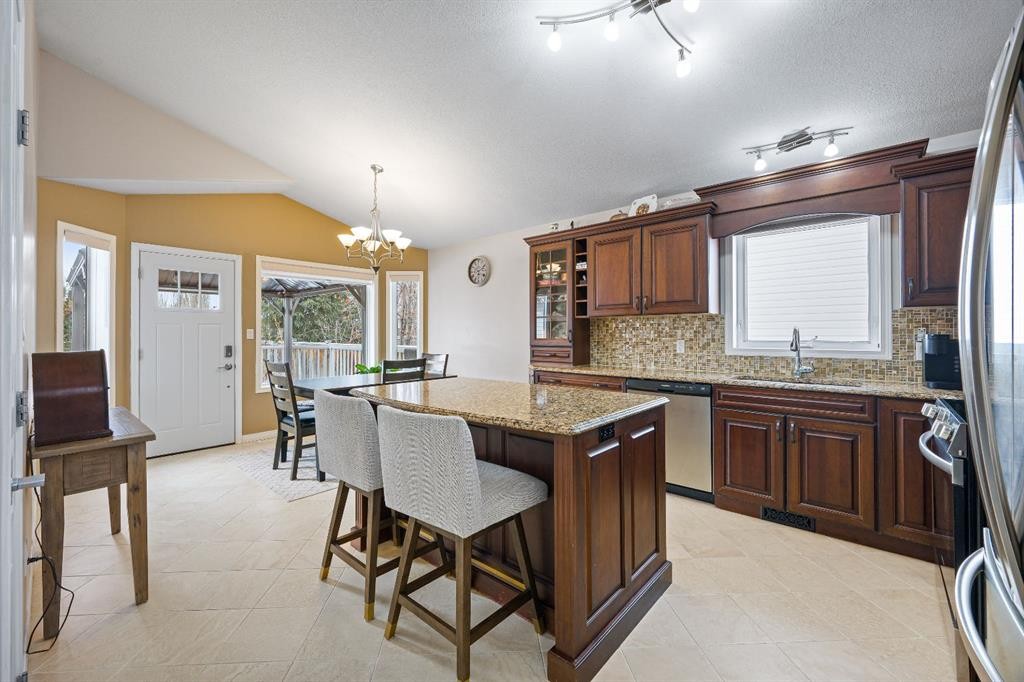 3904 63 Avenue, Lloydminster, AB - Indoor