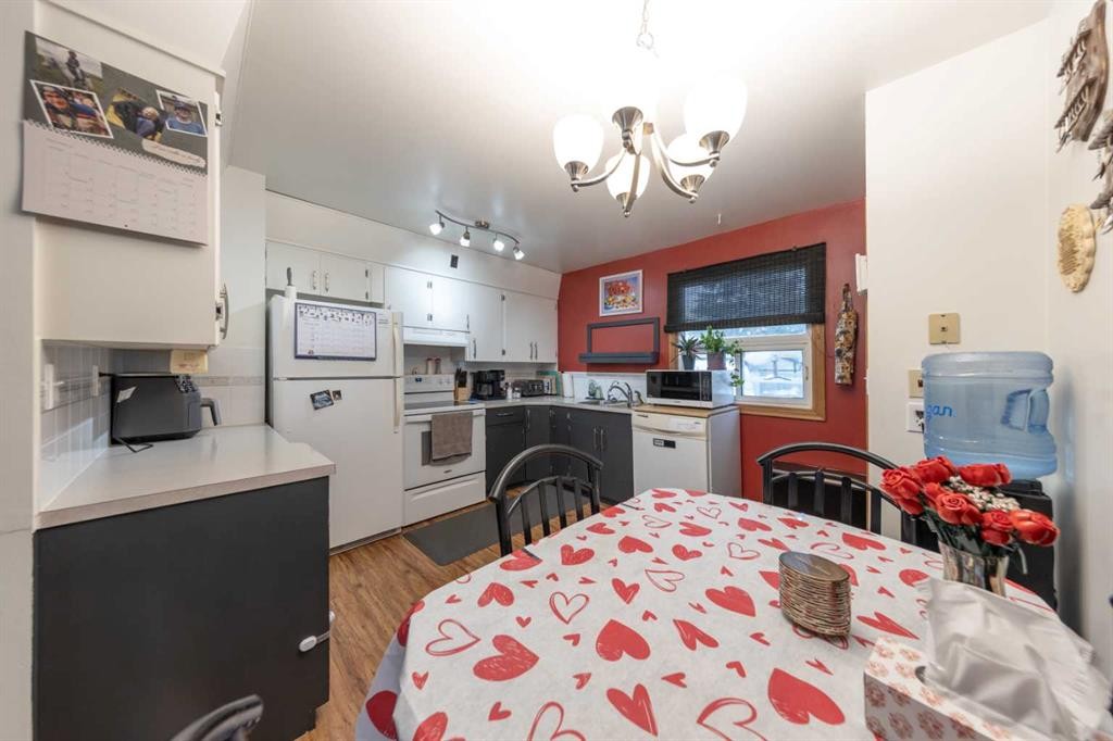 111 4 Avenue West, Maidstone, SK - Indoor