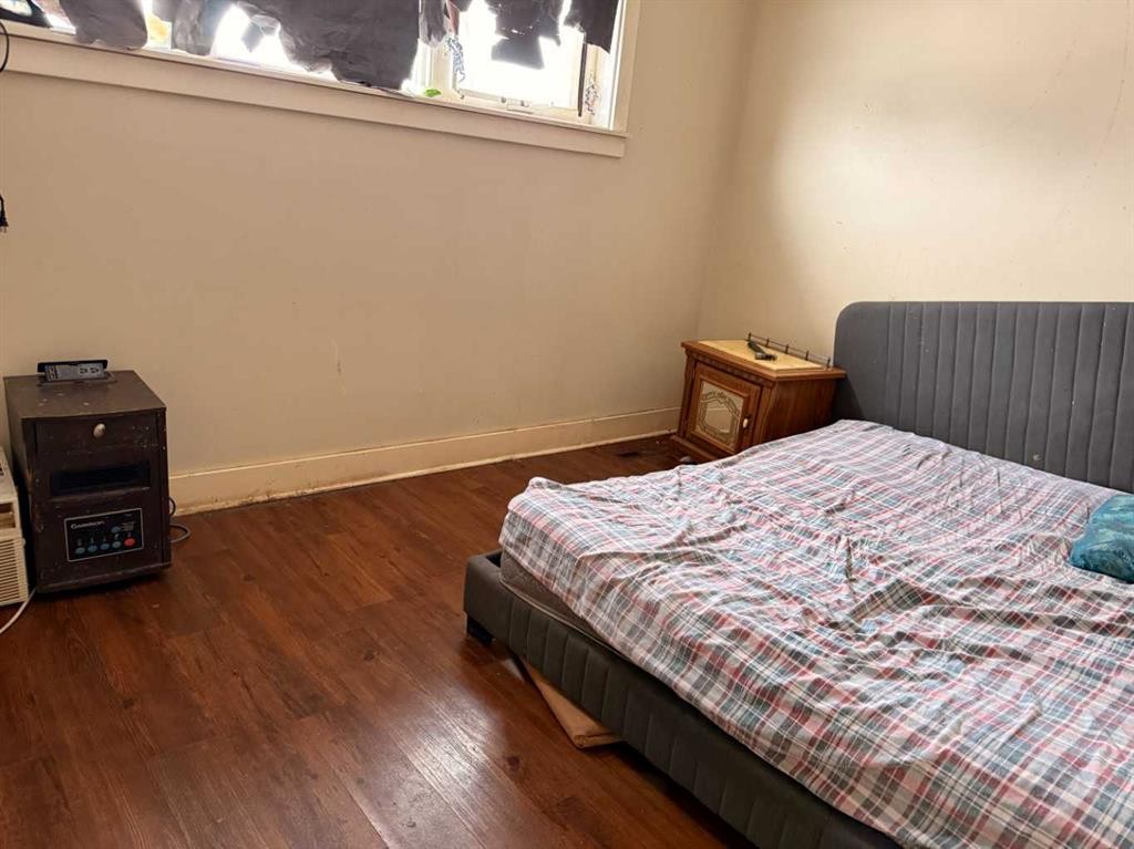 56-305 5 Street, Wainwright, AB - Indoor Photo Showing Bedroom
