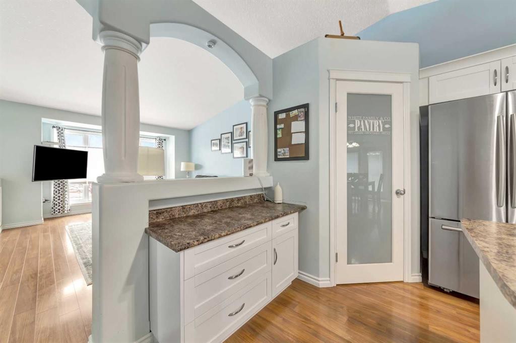 3204 65 Avenue, Lloydminster, AB - Indoor Photo Showing Kitchen