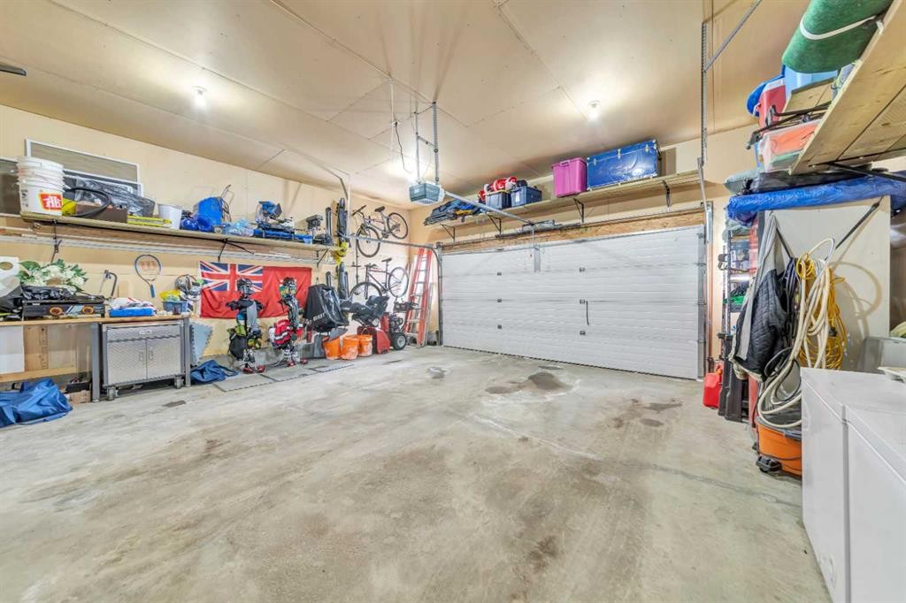 3204 65 Avenue, Lloydminster, AB - Indoor Photo Showing Garage