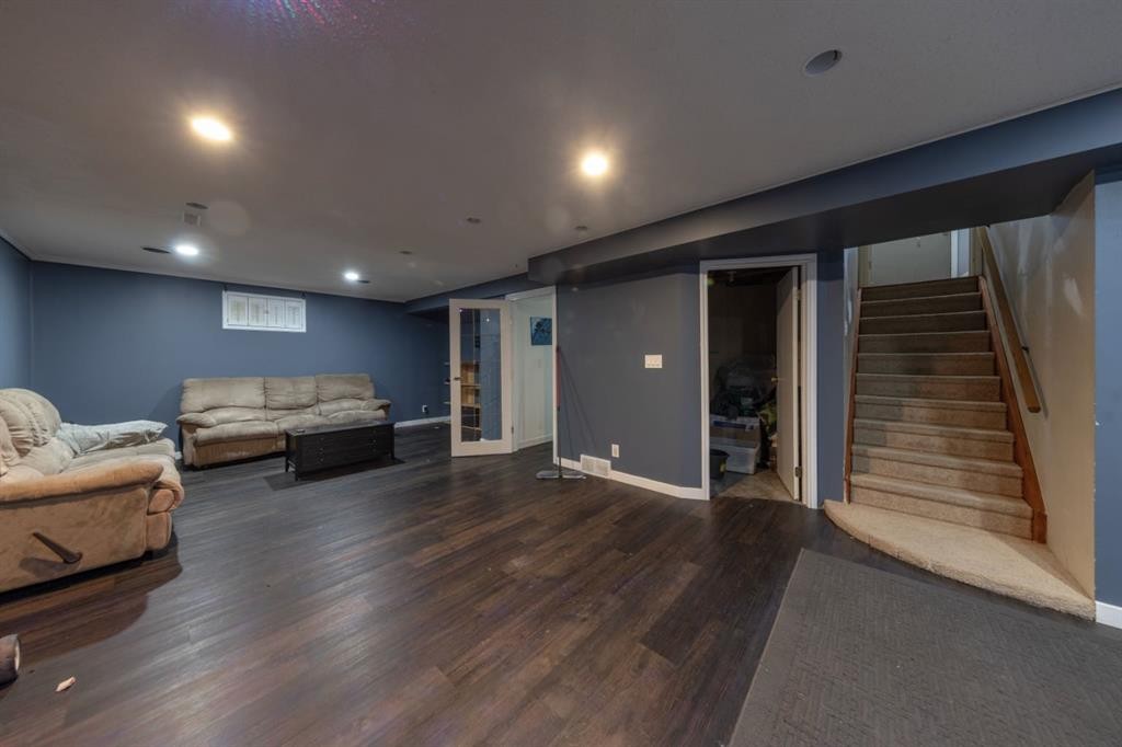 2305 47 Avenue, Lloydminster, SK - Indoor