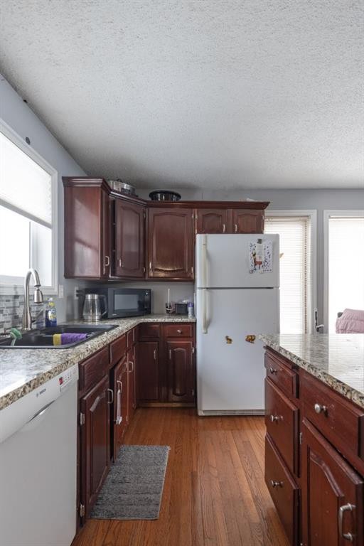 2305 47 Avenue, Lloydminster, SK - Indoor Photo Showing Kitchen With Double Sink