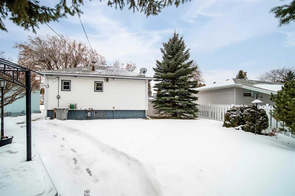 706 7 Avenue, Wainwright, AB