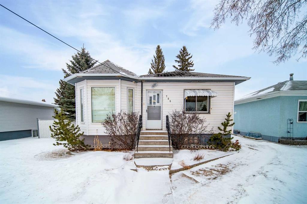 706 7 Avenue, Wainwright, AB