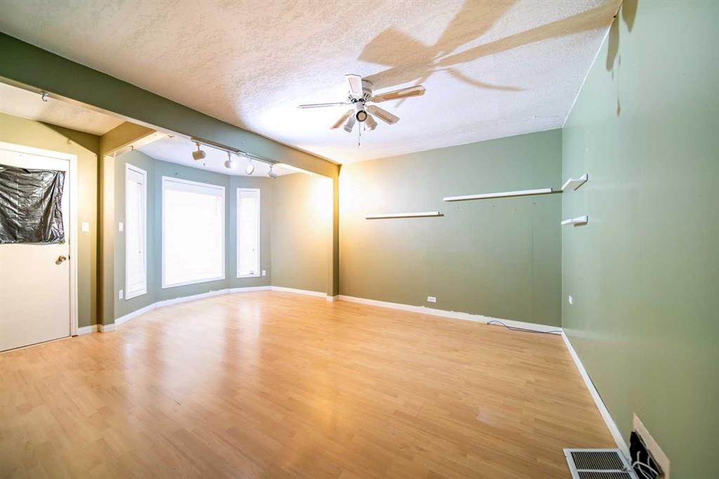 706 7 Avenue, Wainwright, AB