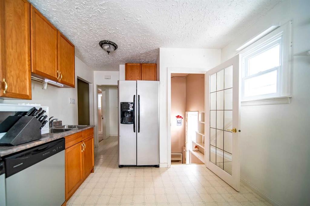 706 7 Avenue, Wainwright, AB