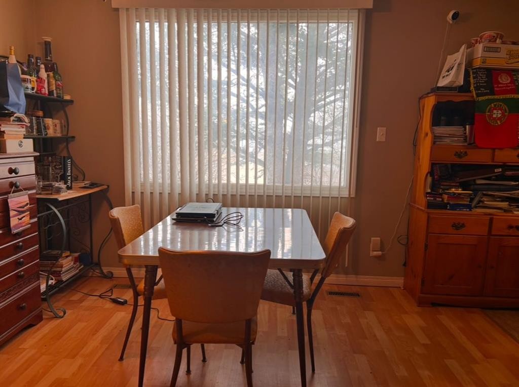 1306 15 Street, Wainwright, AB - Indoor Photo Showing Dining Room