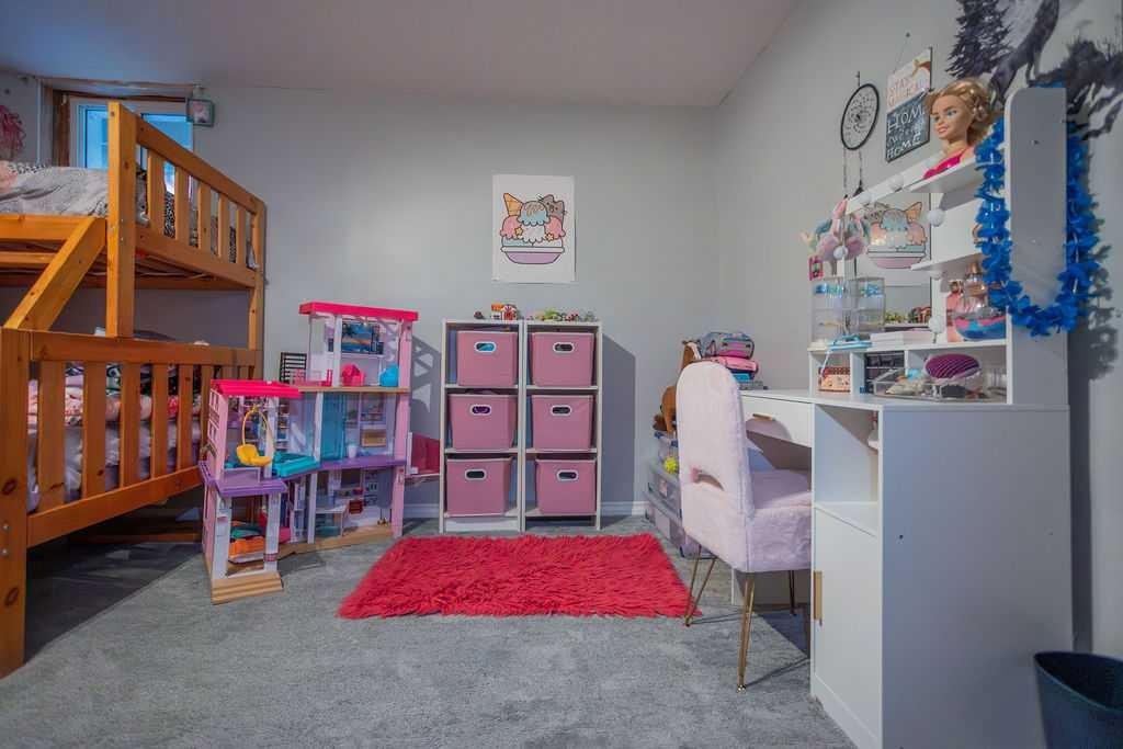 502 5 Avenue, Wainwright, AB - Indoor