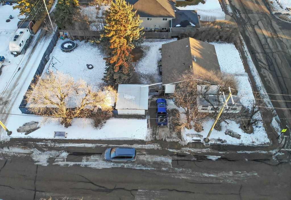 502 5 Avenue, Wainwright, AB - Outdoor