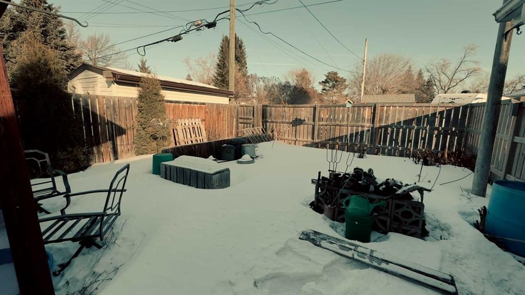 1509 10A Street, Wainwright, AB - Outdoor