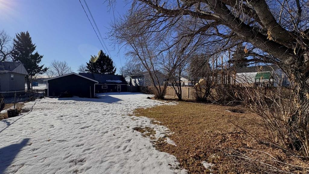 622 5 Avenue, Wainwright, AB - Outdoor