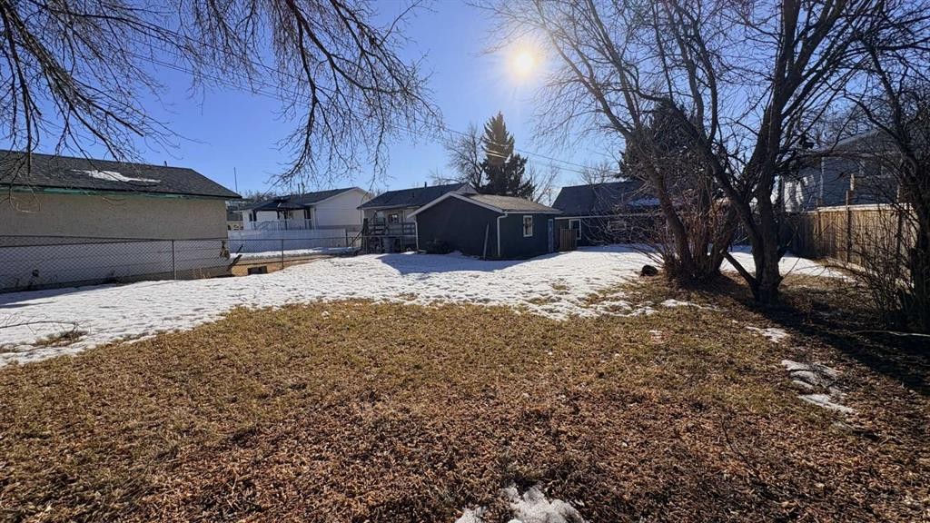 622 5 Avenue, Wainwright, AB - Outdoor