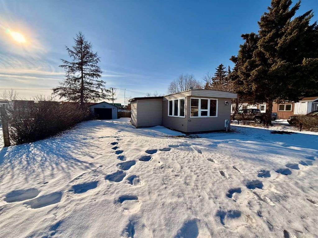 521 2 Avenue, Wainwright, AB
