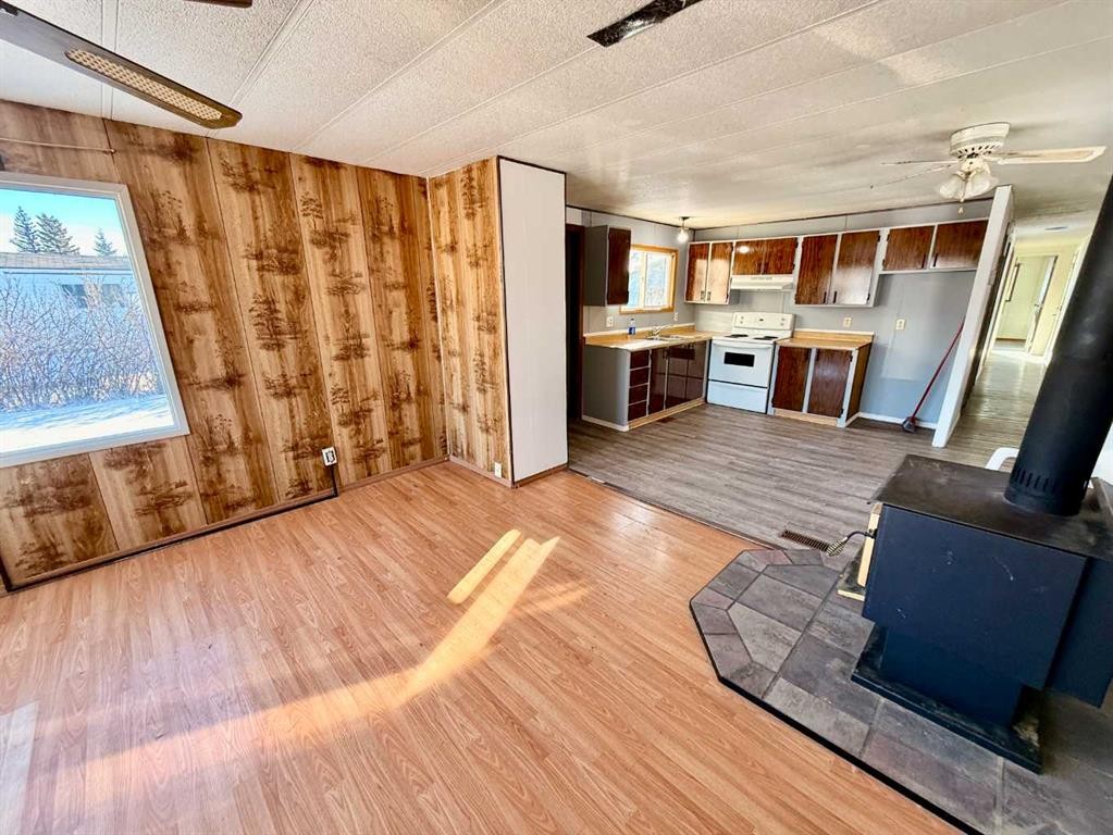 521 2 Avenue, Wainwright, AB