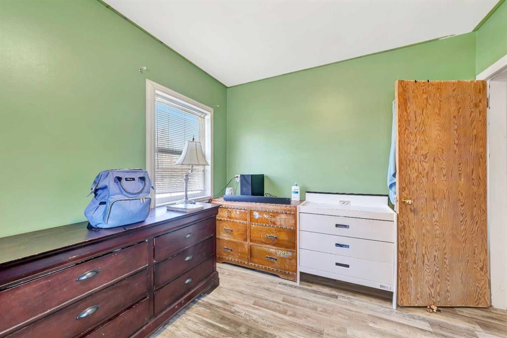 202 1 Street East, Lashburn, SK - Indoor Photo Showing Bedroom