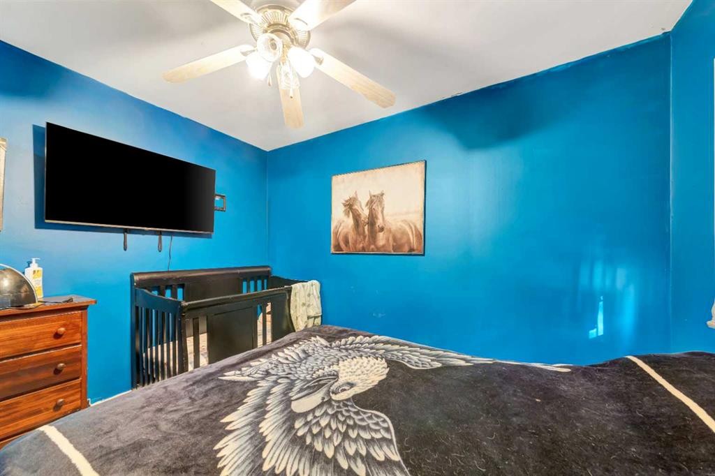 202 1 Street East, Lashburn, SK - Indoor Photo Showing Bedroom