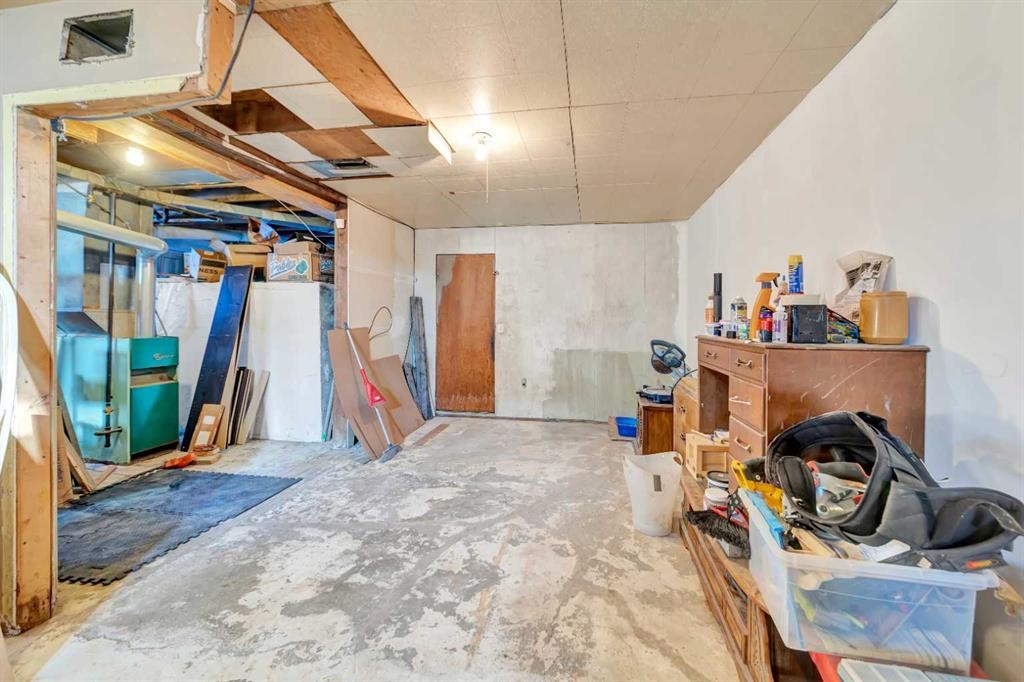 202 1 Street East, Lashburn, SK - Indoor