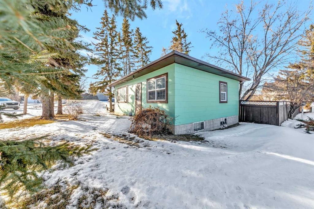 202 1 Street East, Lashburn, SK - Outdoor