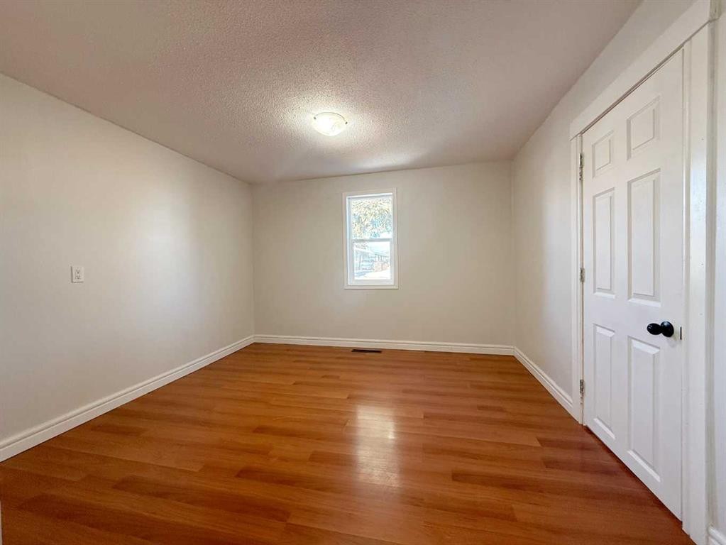 1045 17 Avenue, Wainwright, AB - Indoor Photo Showing Other Room