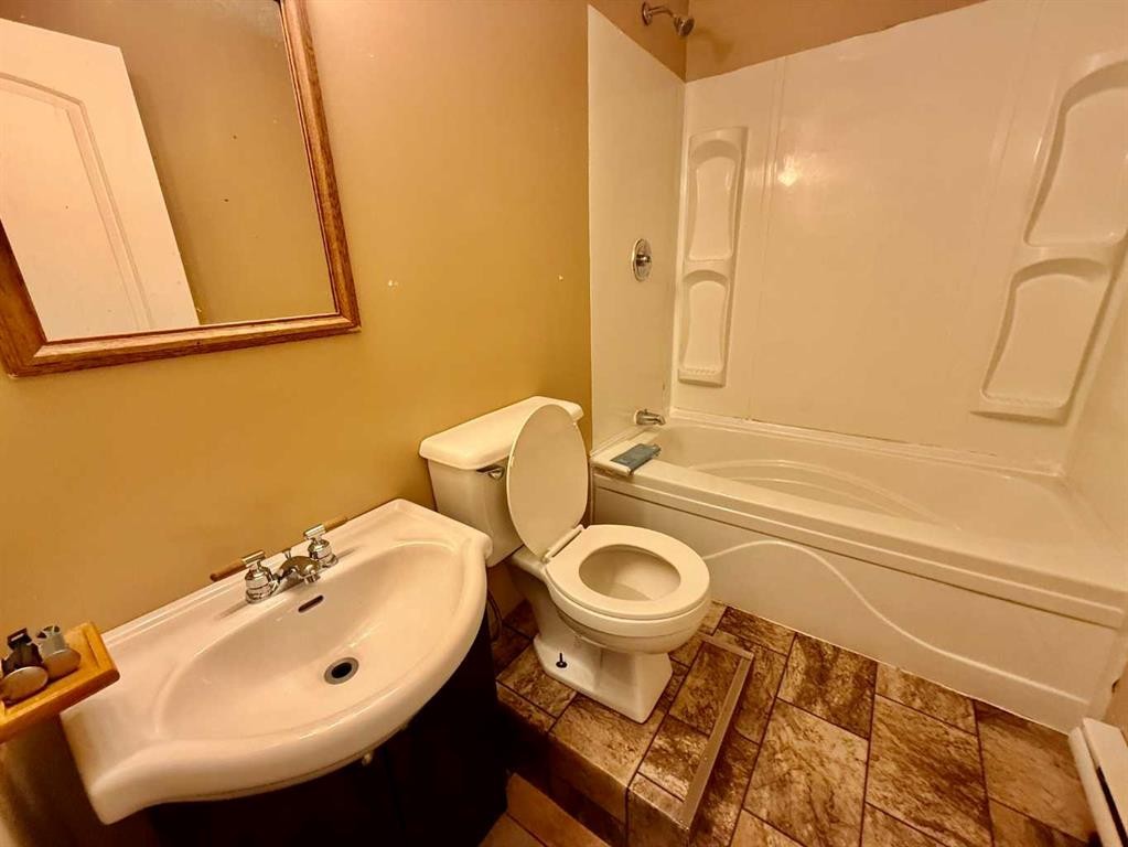 11-1609 14 Street, Wainwright, AB