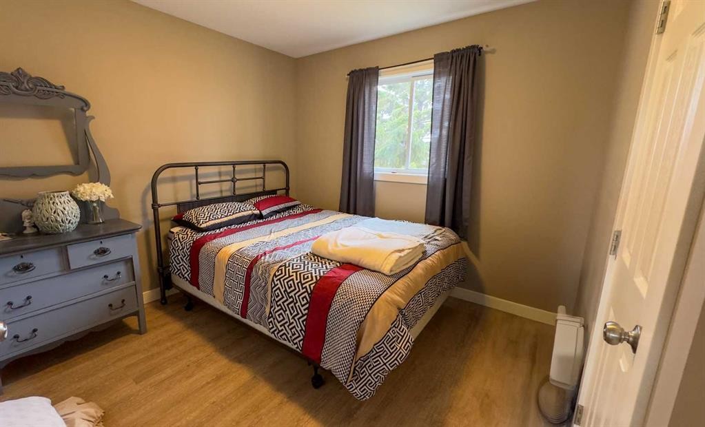 8 Rydberg, Hughenden, AB - Indoor Photo Showing Bedroom