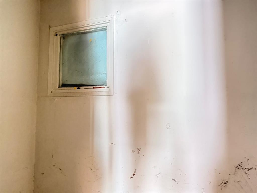 5514 50 Avenue, Lloydminster, AB - Indoor Photo Showing Other Room