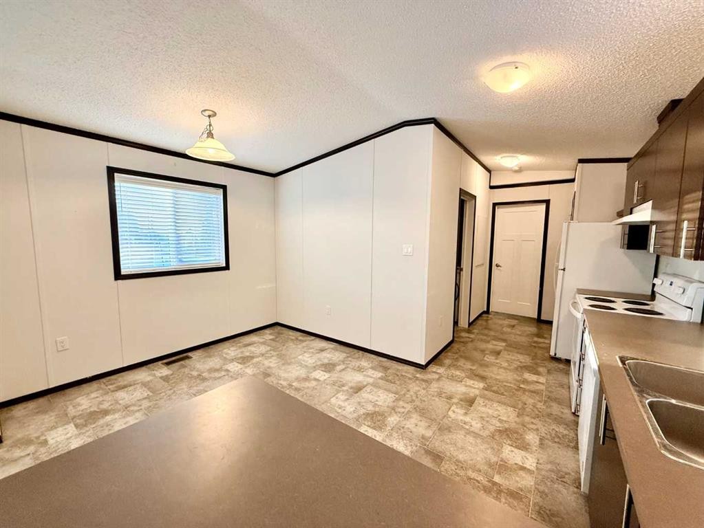 26-1609 14 Street, Wainwright, AB