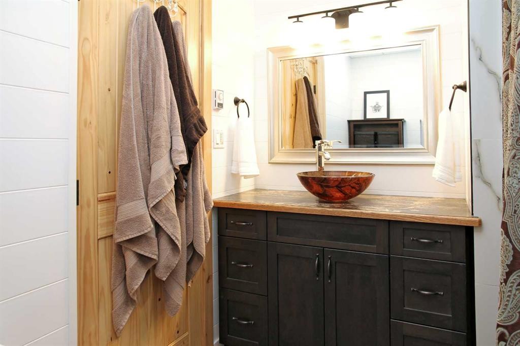 1028 Birch Place, Turtle Lake, SK - Indoor Photo Showing Bathroom