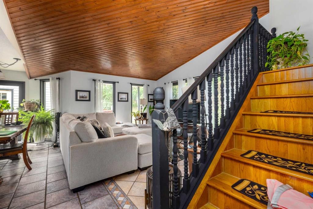 30230 Sk-303, Rural, SK - Indoor