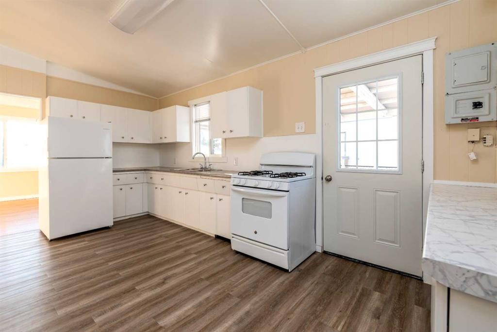 17-5308 57 Street, Lloydminster, AB