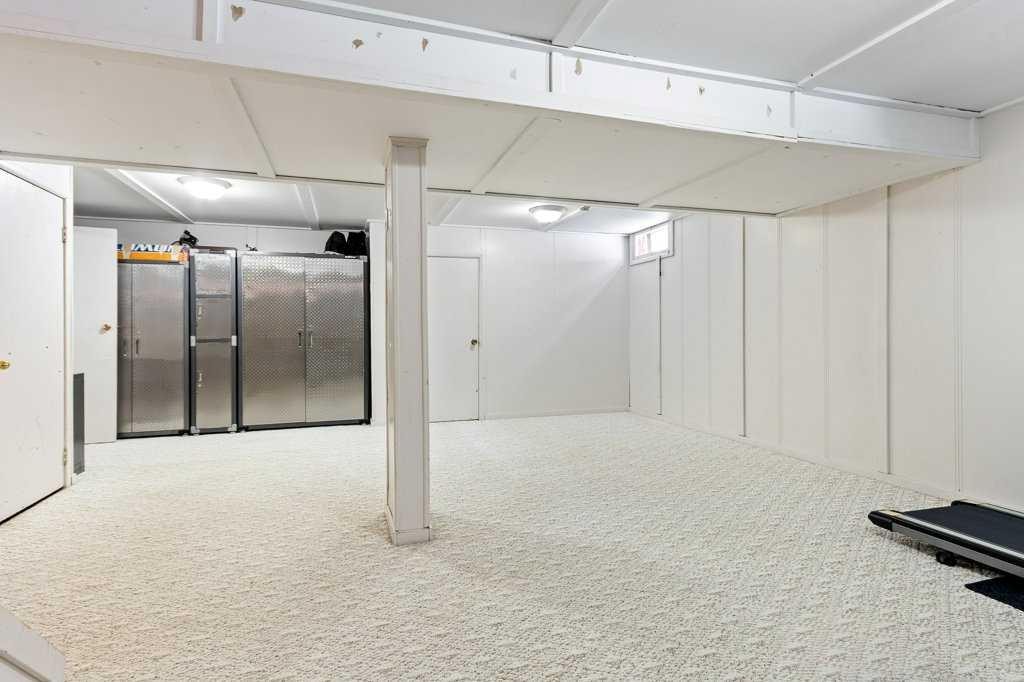 5412 50 Street West, Lloydminster, AB - Indoor Photo Showing Other Room