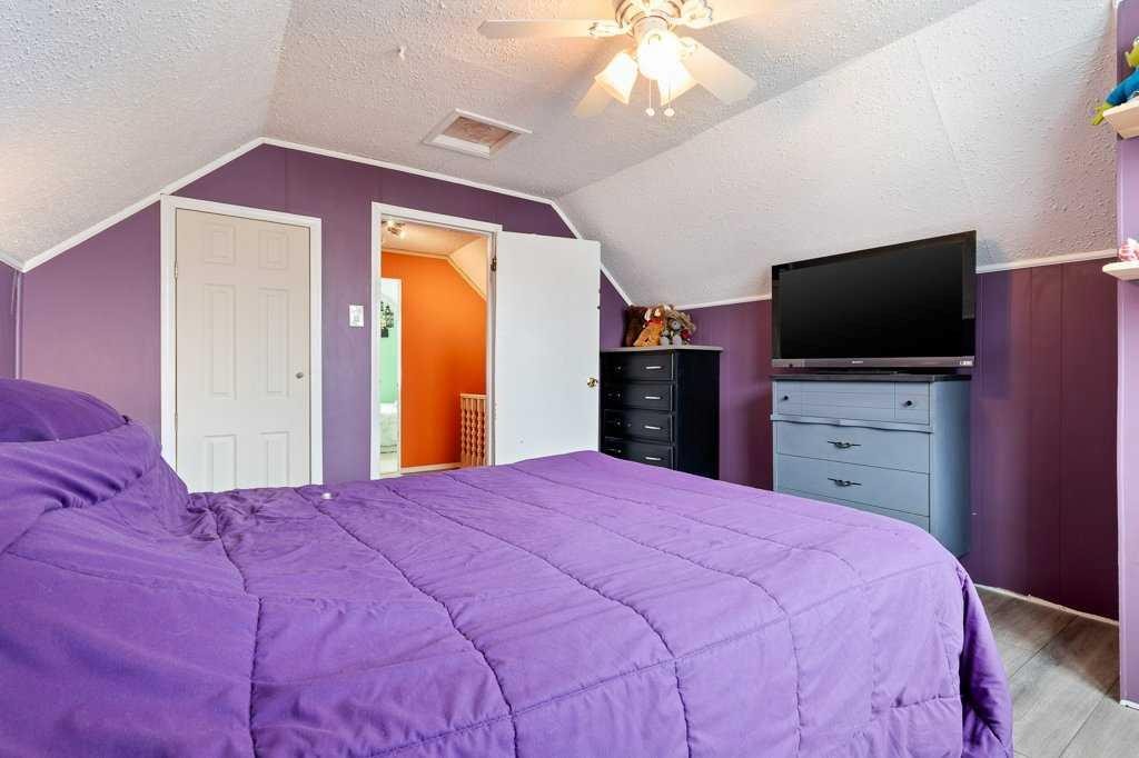 5412 50 Street West, Lloydminster, AB - Indoor Photo Showing Bedroom