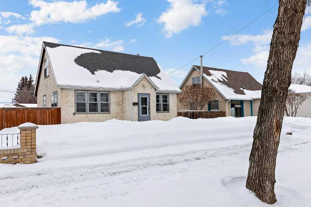 5412 50 Street West, Lloydminster, AB - Outdoor With Facade