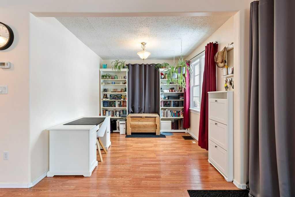 5412 50 Street West, Lloydminster, AB - Indoor