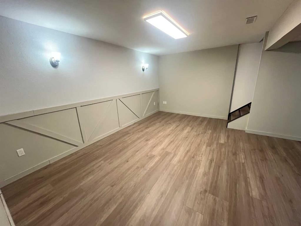 5015 53 St, Mannville, AB - Indoor