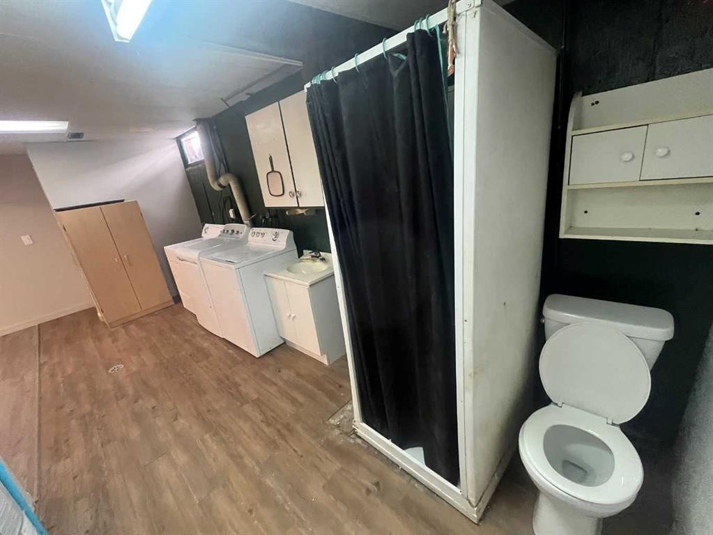 5015 53 St, Mannville, AB - Indoor Photo Showing Laundry Room