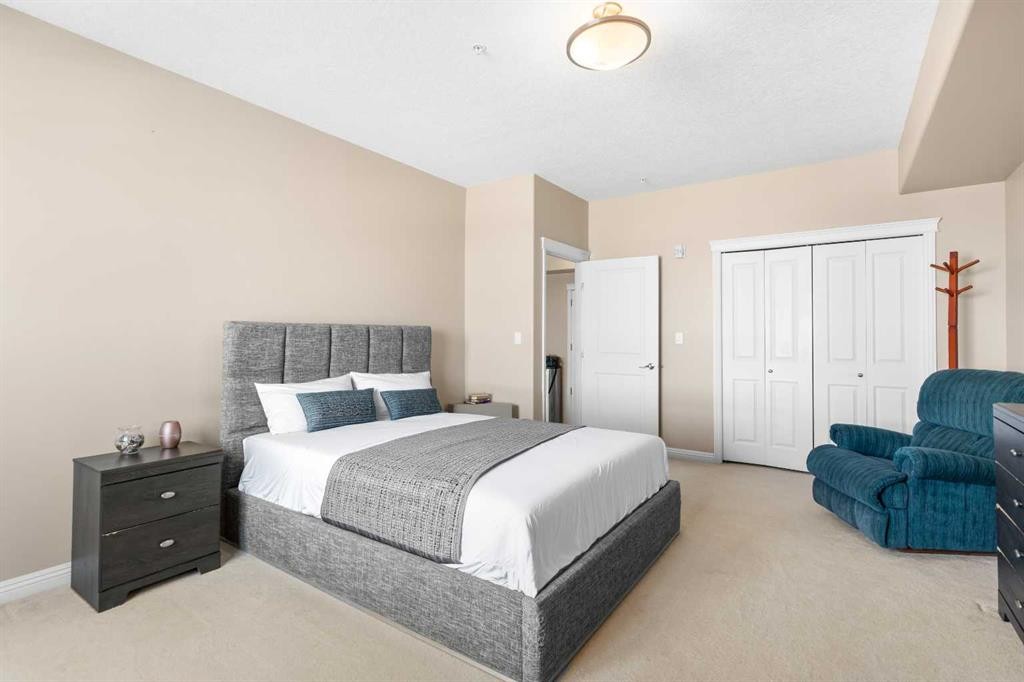 319-4102 69 Avenue, Lloydminster, AB - Indoor Photo Showing Bedroom